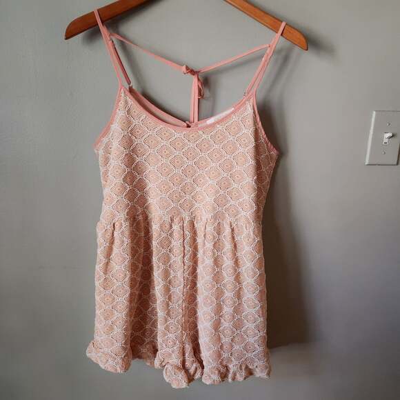 Entro Peach Pink Strappy Tie Back Crochet Lace Ruffle Romper - Picture 2 of 9